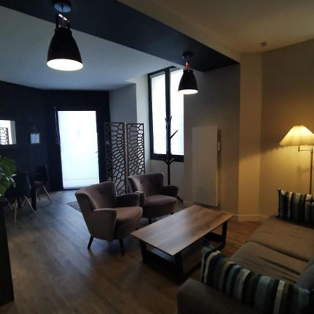 Au Saint Martin Apartment Cholet Exterior photo
