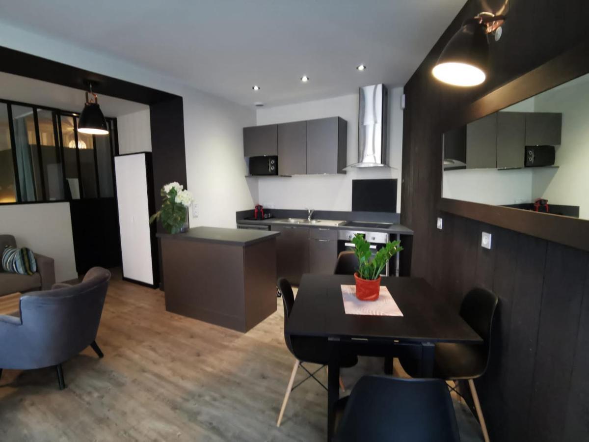 Au Saint Martin Apartment Cholet Exterior photo