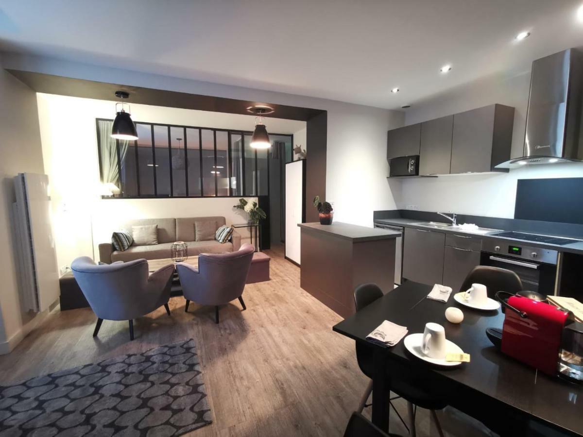 Au Saint Martin Apartment Cholet Exterior photo