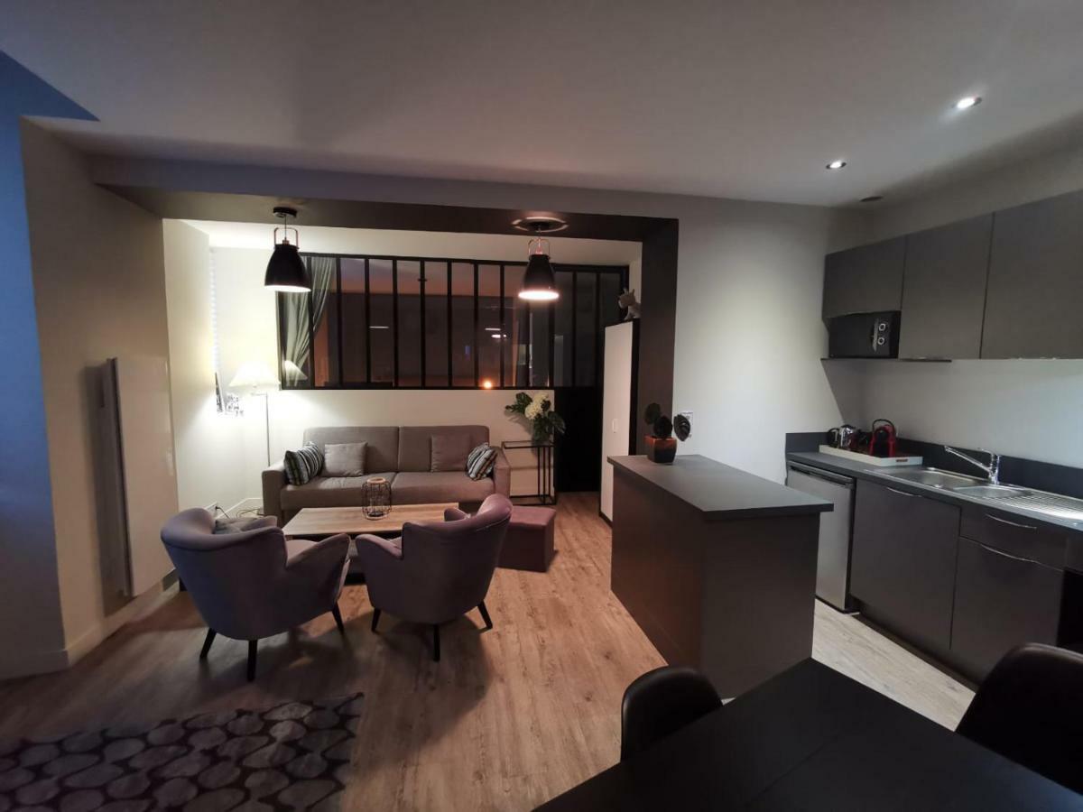 Au Saint Martin Apartment Cholet Exterior photo